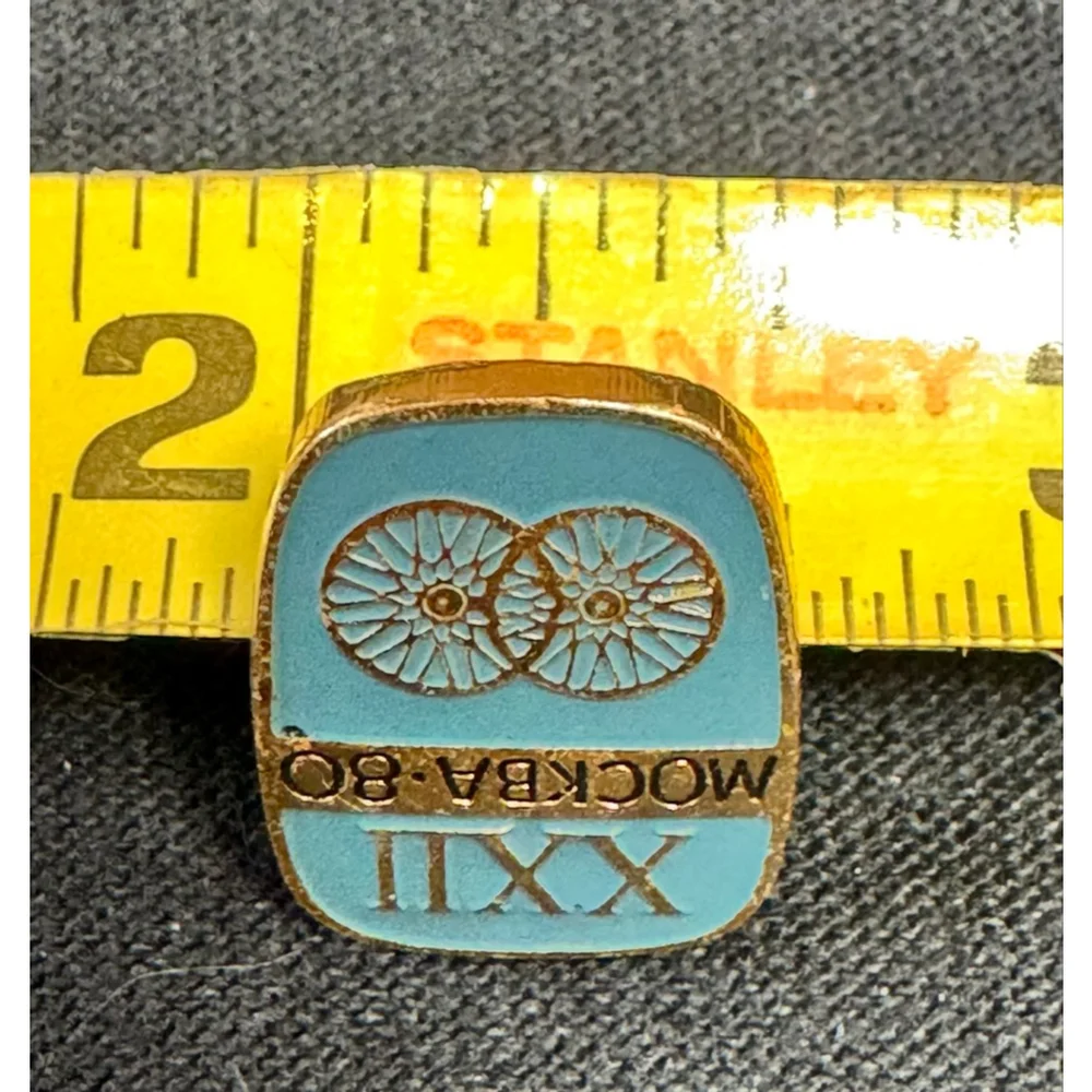 Pair - 1980 XXII Moscow Summer Olympic Games Cycling Pins Badges